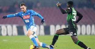 Наполи продължава напред за Купата